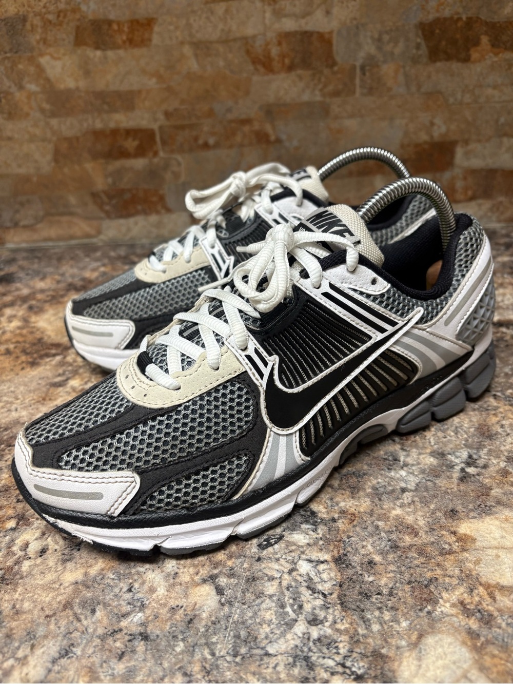 Nike Zoom Vomero 5 SE SP Dark Grey Black White Size 8